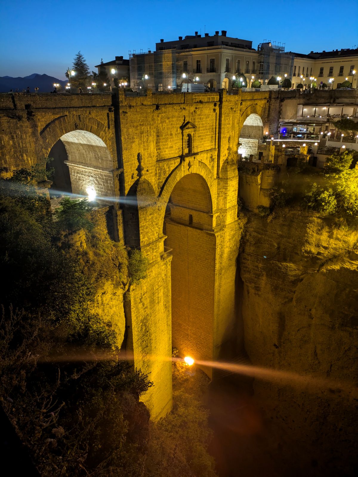 33-Abendstimmung an der berühmten Brücke